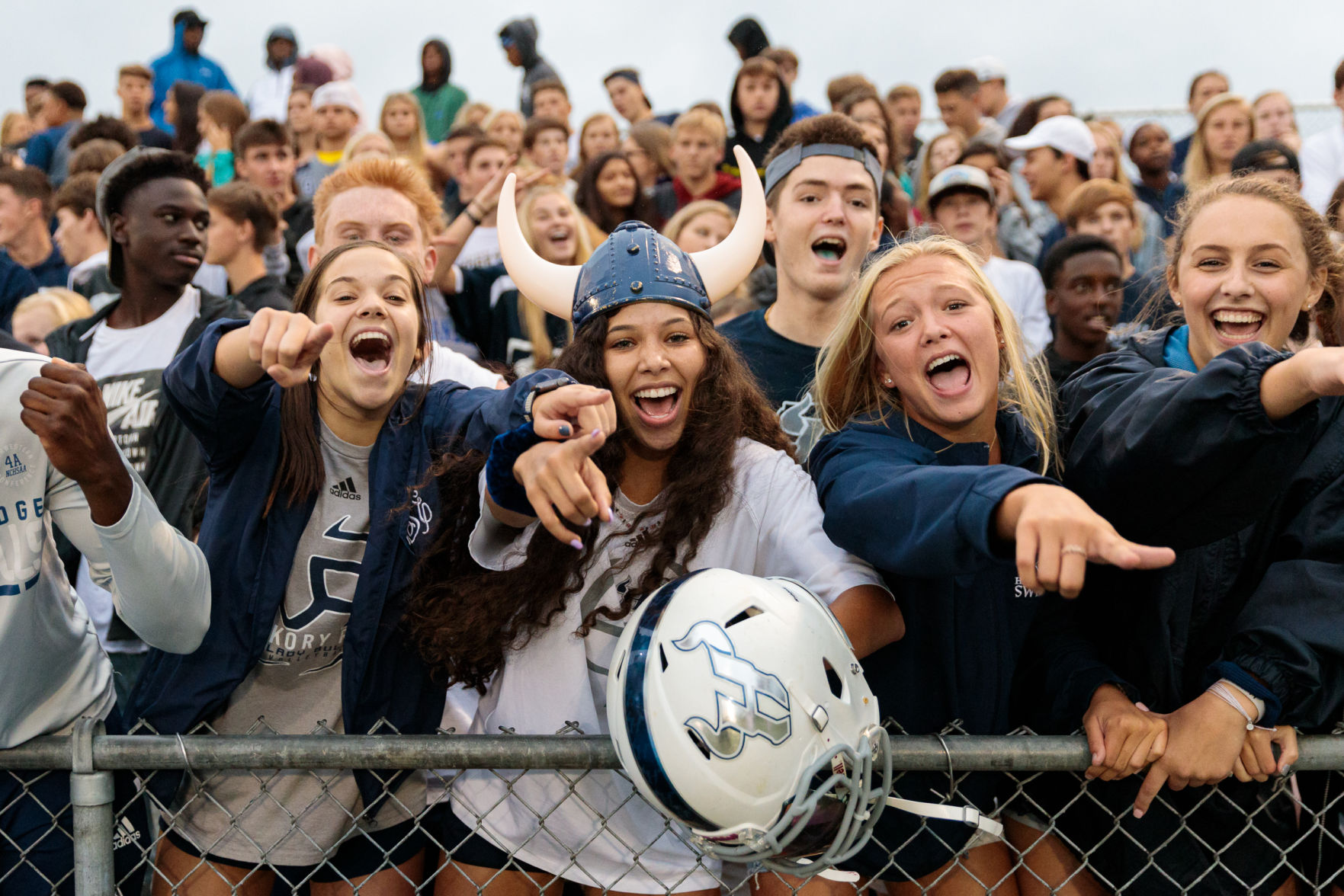 The Ragin' Bulls come from behind in the Battle of the Horns to defeat the Vikings 27-20.